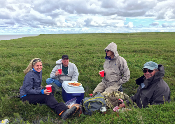 Enjoy a remote lunch during your wildlife viewing and flightseeing adventure with Trygg Air in Alaska.